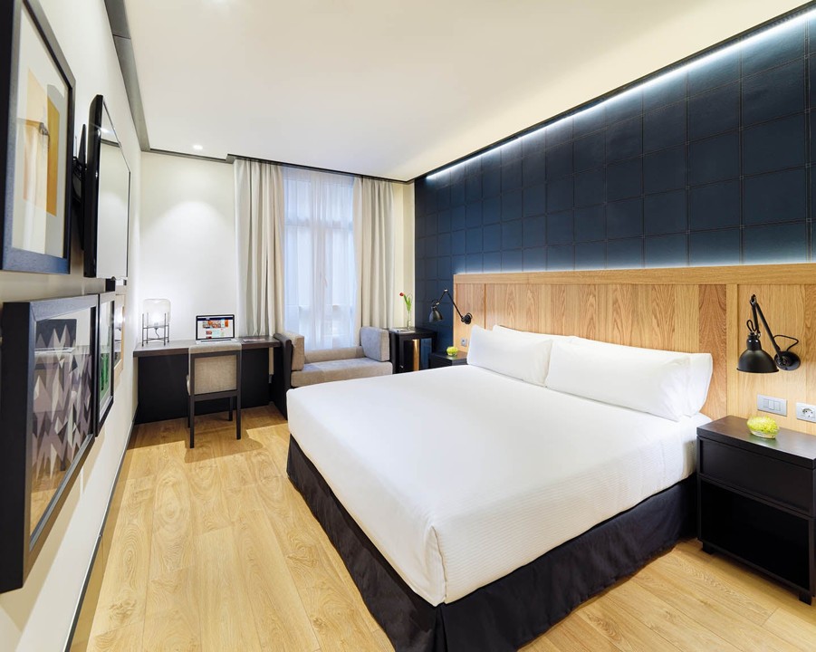 H10 Puerta de Alcalá - Photo 3