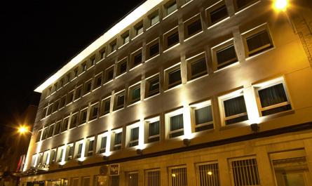 Hotel Infanta Mercedes - Photo 1